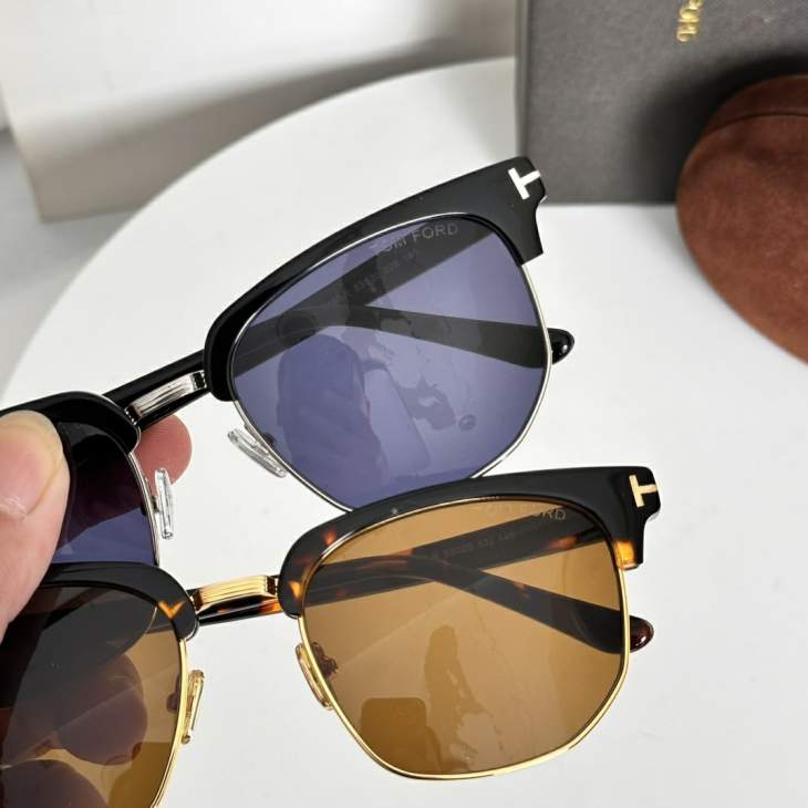 Picture of Tom Ford Sunglasses _SKUfw75842199fw